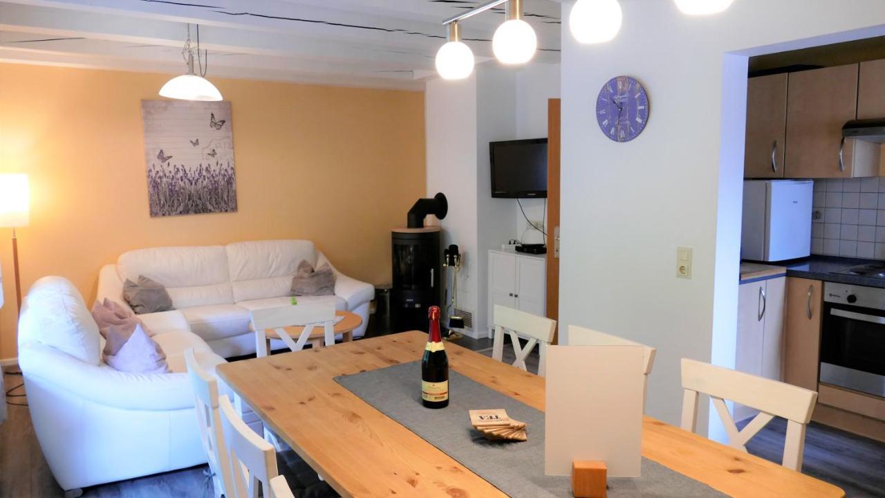 Helles Ferienhaus Im Landhausstil Fuer Bis Zu 10 Personen Frielendorf Extérieur photo